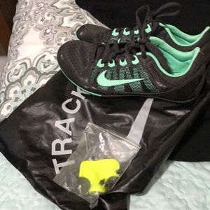 Nike mid distance spikes